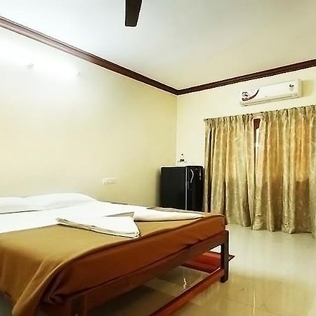 Henry'S Place Hotel Calangute Exterior photo